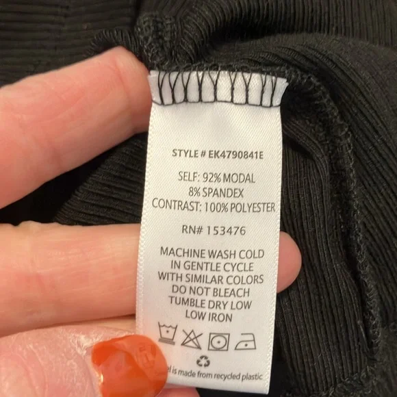 Evereve Beau Split Neck Tee Sz Small - Picture 6 of 6